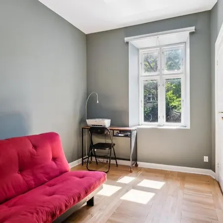 Cozy Flat With Terrace * 霍森斯